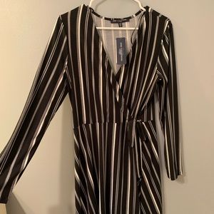 Stretchy Flattering long sleeve summer dress NWT